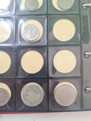 Monedas variadas coleccionables