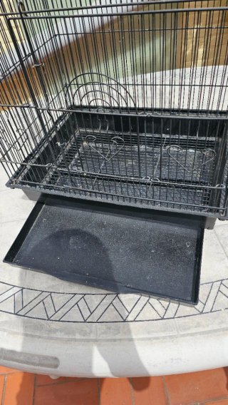 Jaula para pájaros negra