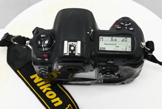 Cámara Nikon D3 Negra y D2x