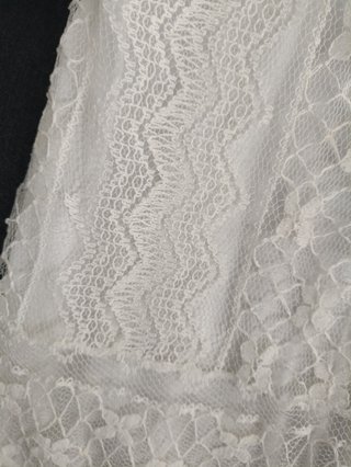 Vestido blanco nuevo de encaje con pompones