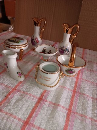 20 Miniaturas de porcelana decoradas