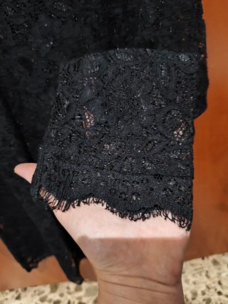 Blusa Sfera encaje negra talla M