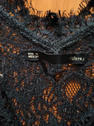 Blusa Sfera encaje negra talla M