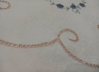 Copriletto jacquard ricamato a traforo stile liber