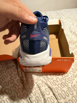 Zapatillas Nike Vomero 18 Talla 43 Nuevas