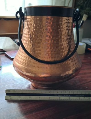 Caldero Cobre con Soporte Forjado