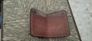 Billetera de piel vacuna