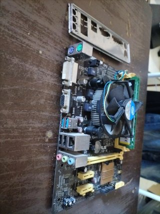 Scheda Madre ASUS H81M-K con RAM
