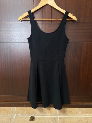 Vestido negro sin mangas