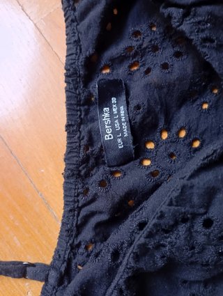 Top crop manga larga bordado Bershka