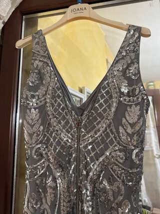 Bellissimo vestito argento per eventi