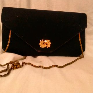 Coppia pochette velluto nero con dettagli oro