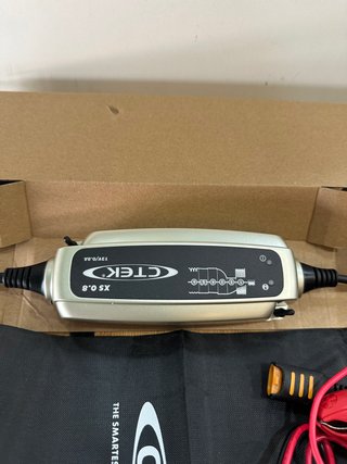 CTEK XS 0.8 Cargador Batería 12V 0.8A