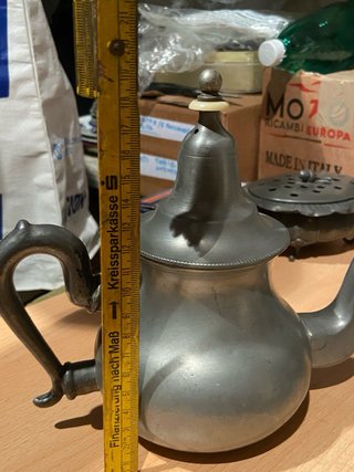 Teiera in peltro
