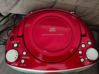 Radio CD Portátil Roja y Plateada