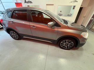 Suzuki S-Cross 2015