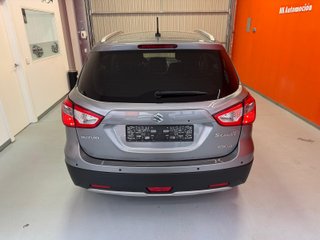 Suzuki S-Cross 2015