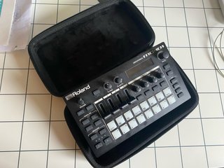 Roland MC-101 Groovebox