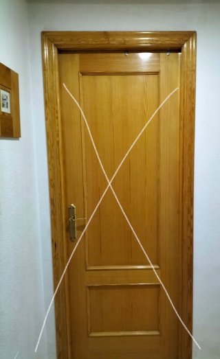 Puertas de interior.  Madera de pino