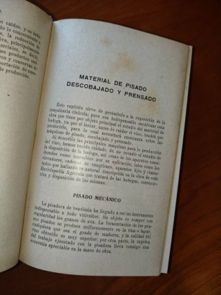 Libro antiguo 1921: Material Vinícola