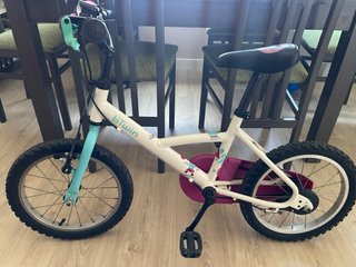 Bicicleta infantil Btwin 16 con ruedines