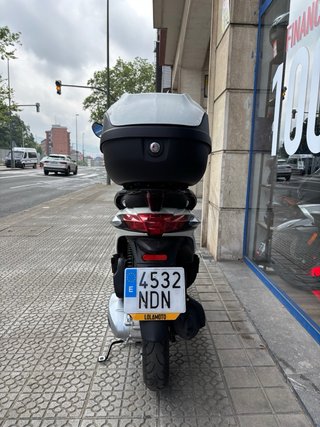 Piaggio Liberty 125 Scooter