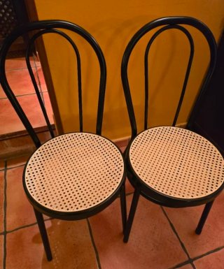 12 Sillas Metálicas con Asiento Rattan