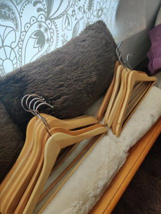 15 Perchas de madera naturales
