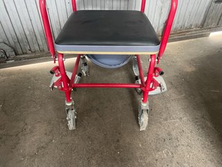 Silla de ruedas con inodoro WC