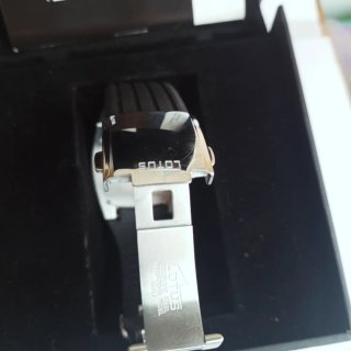 Reloj Lotus Negro y Plateado 15318