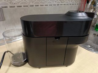 Cafetera Nespresso Vertuo Negra