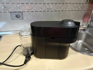 Cafetera Nespresso Vertuo Negra