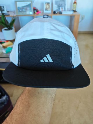 Gorra Adidas Blanca y Negra