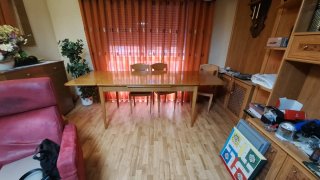Mesa extensible y 6 sillas de salón.urge venta,