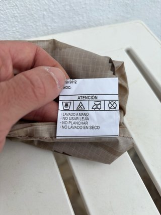 Cubremochilas pixelado árido ALTUS A ESTRENAR