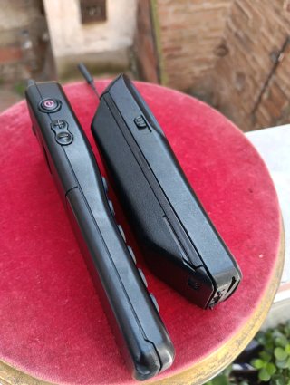 2 Móviles Antiguos: Philips y Motorola
