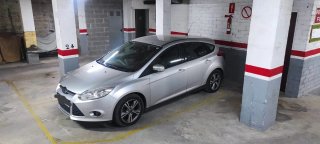 Plaza de parking amplia en Gavà con doble acceso
