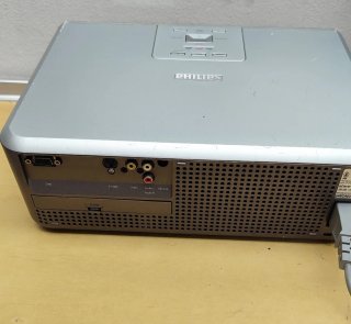 Proyector Philips LC 3631 con altavoz