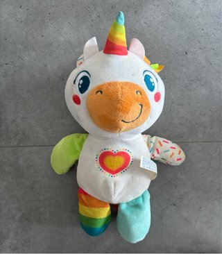 Peluches vari e libro morbido per bambini