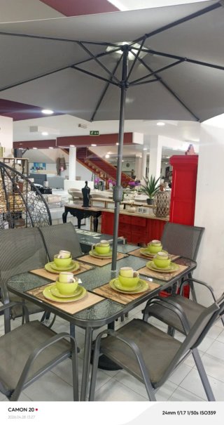 Conjunto mesa jardín 6 sillas y sombrilla nuevo