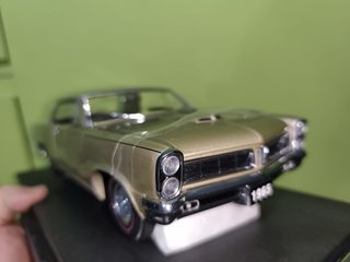 Coche a escala Pontiac GTO 1965 Beige