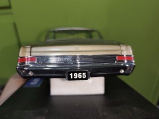 Coche a escala Pontiac GTO 1965 Beige