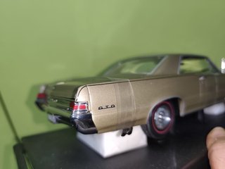 Coche a escala Pontiac GTO 1965 Beige
