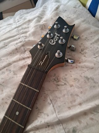 Cort Zenox Z42 Guitarra Eléctrica Roja