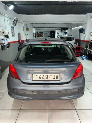 Peugeot 207 2006