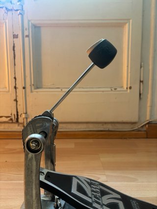 Pedal de bombo Tama