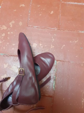 Sandalias de mujer color vino