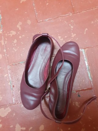 Sandalias de mujer color vino