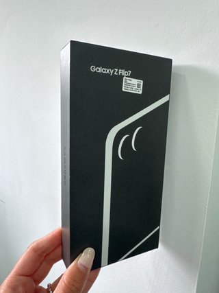 Caja Samsung Galaxy Z Flip7 Coral Rojo
