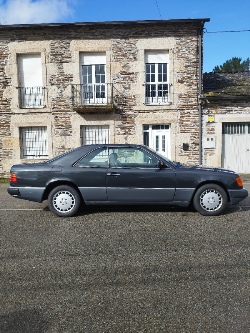 Mercedes-Benz Clase E 1992 - foto 1